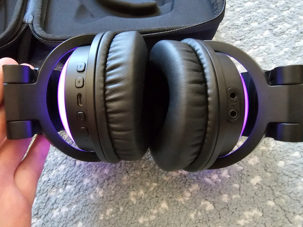 Yuumei Purple Light-Up Axentwear Cat Ear Headphones and Speaker image indicator(6)