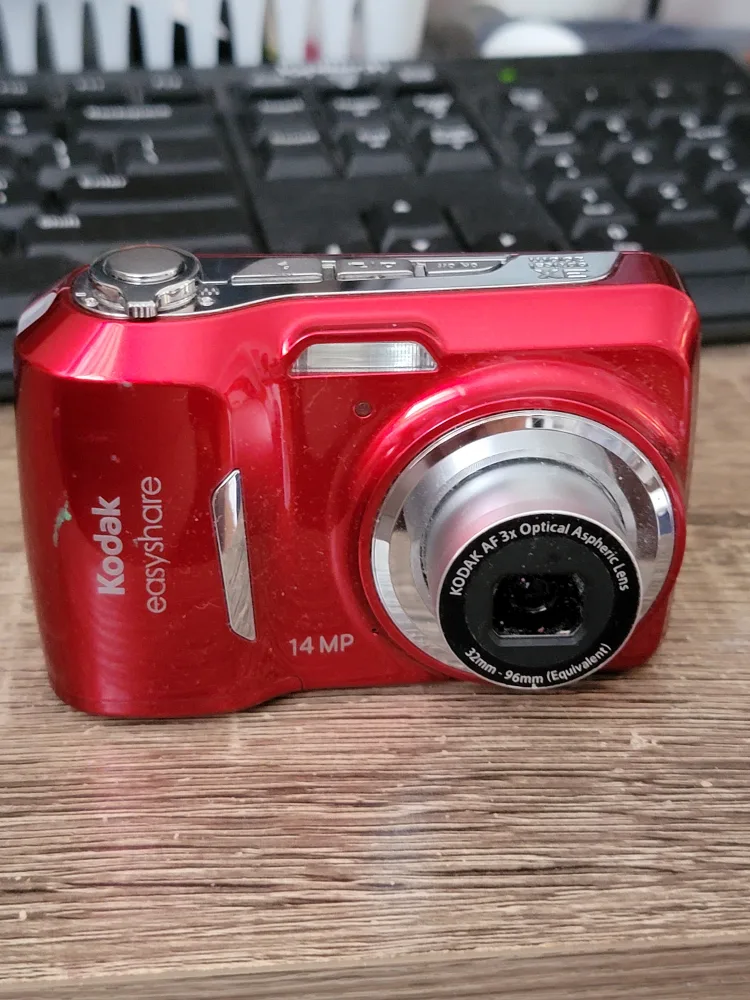 Kodak Easyshare 14 MP Camera thumbnail