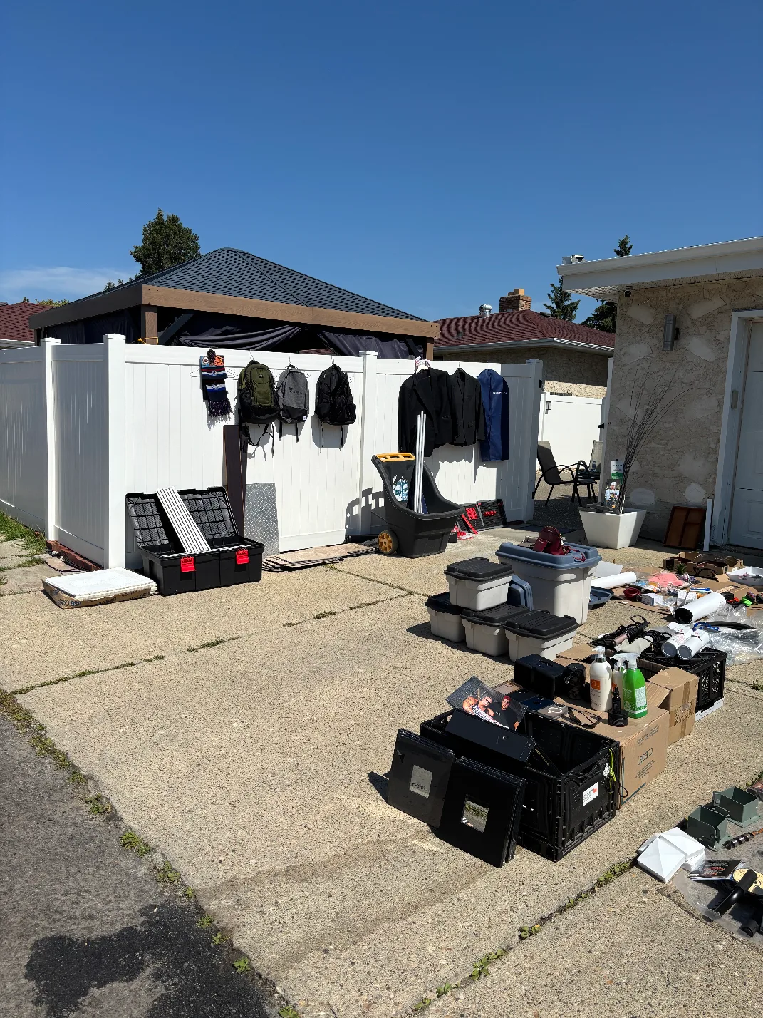 Garage Sale - 14016-116 Street image indicator(2)