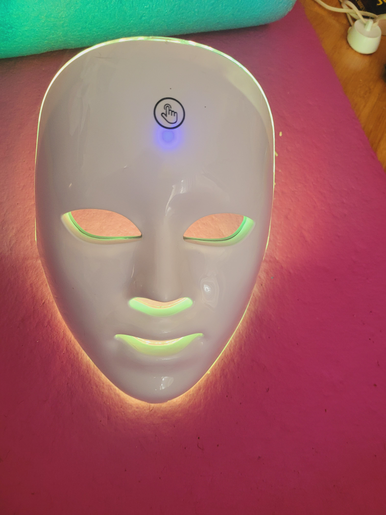 LED Facial Therapy Mask and Nutri blender - photo 3