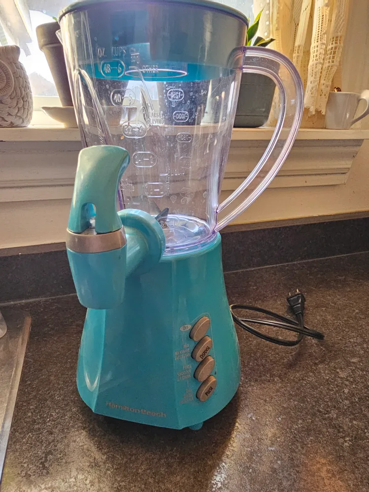 Hamilton Beach Turquoise Blender thumbnail