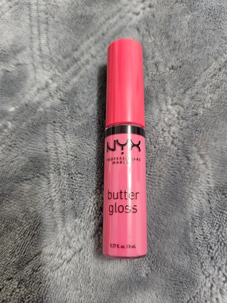 NYX Butter Gloss Lip Gloss (Strawberry Cheesecake) 💋 thumbnail