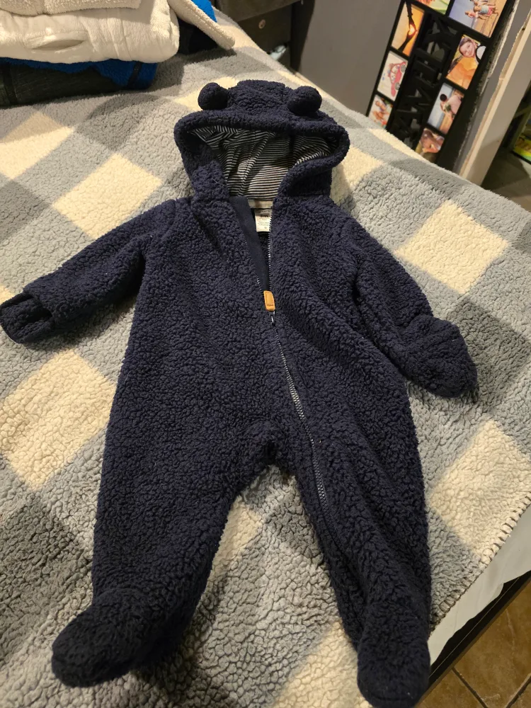 baby snow suits 0 to 3 image indicator(3)