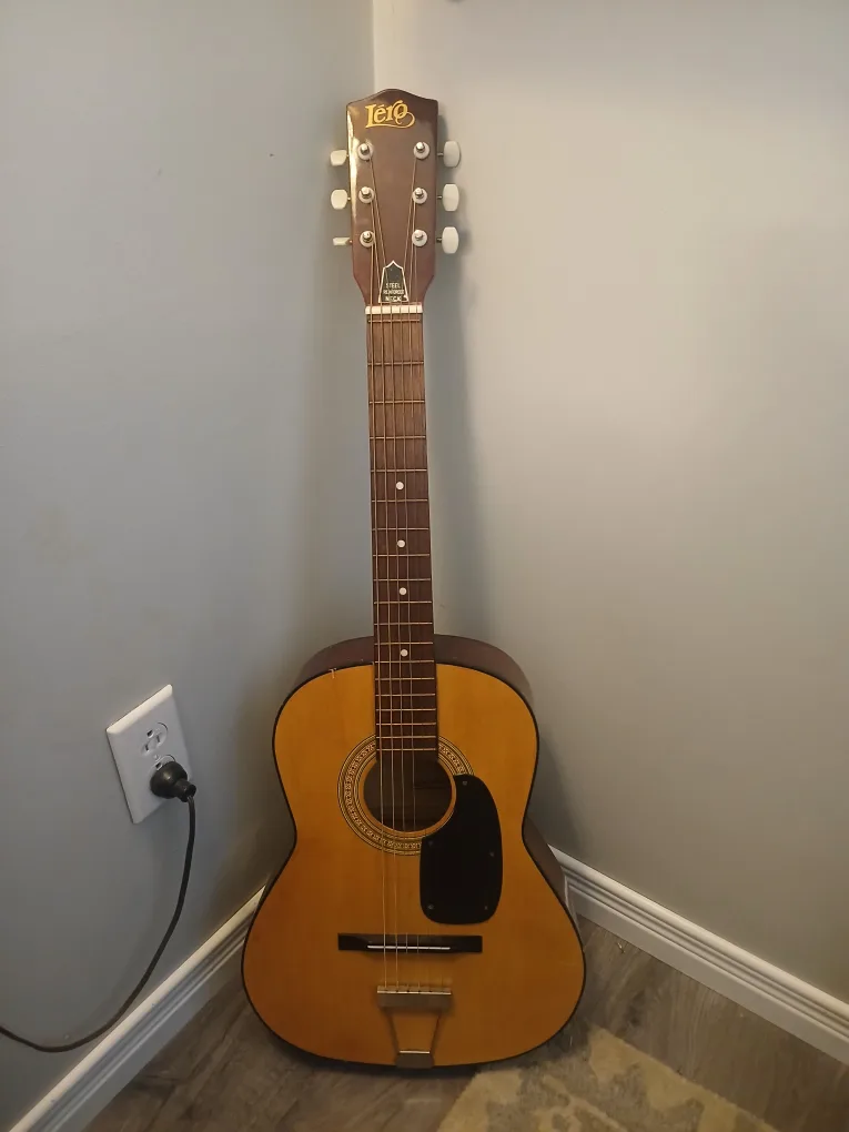 Lero Acoustic Guitar
