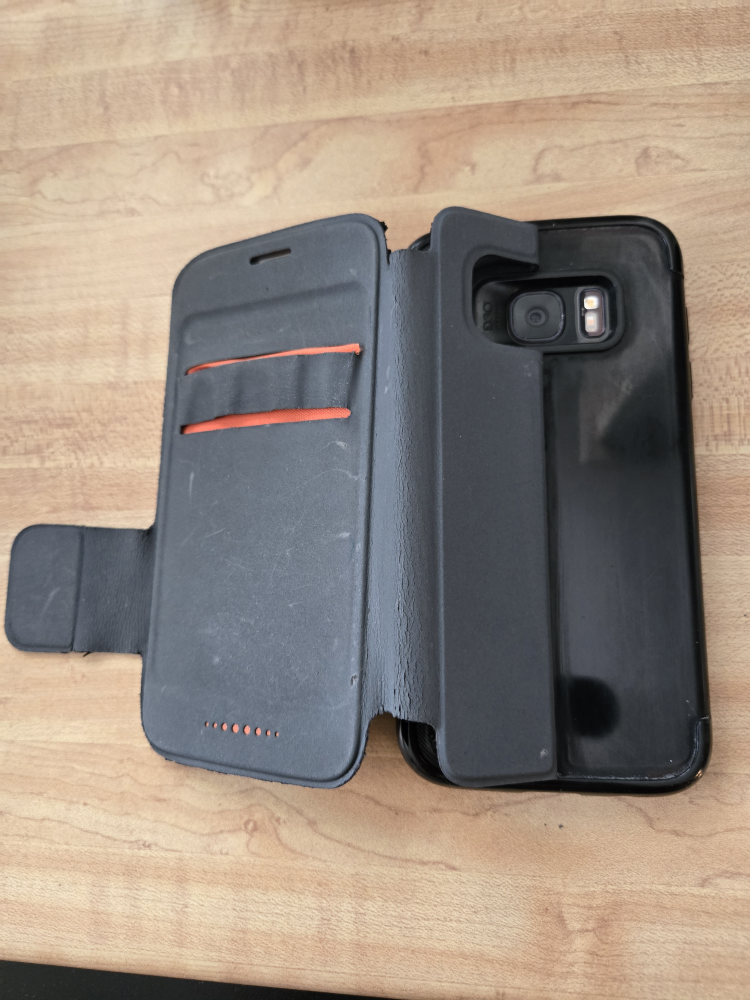Samsung Galaxy S7 w/ Case & Charger - photo 2