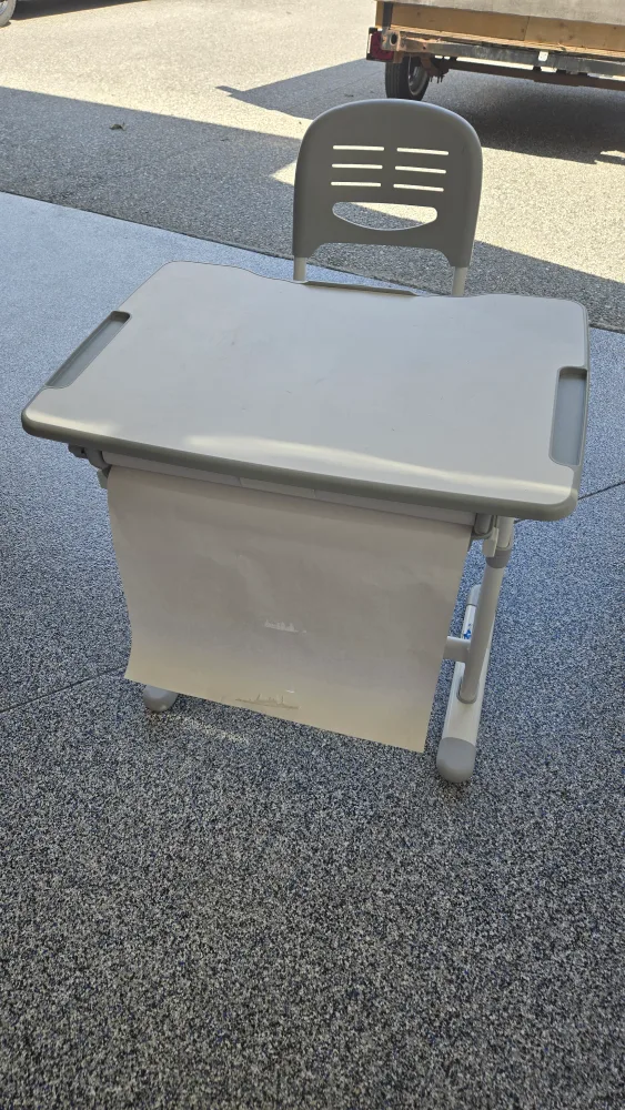 Kids Adjustable Desk and Chair Set thumbnail