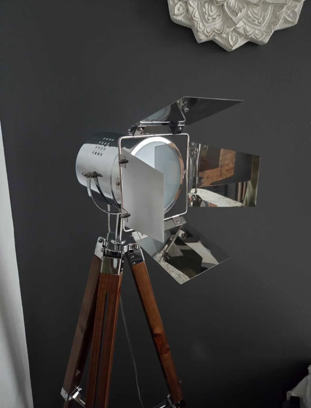 Floor lamp Tripod thumbnail