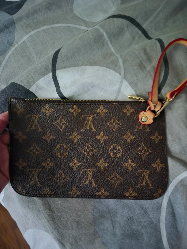 Louis Vuitton Mini Pochette Accessoires thumbnail