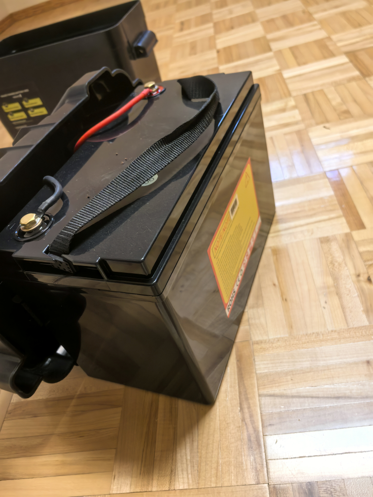 Elfhub 12V 100Ah Lithium Iron Phosphate Battery - photo 2