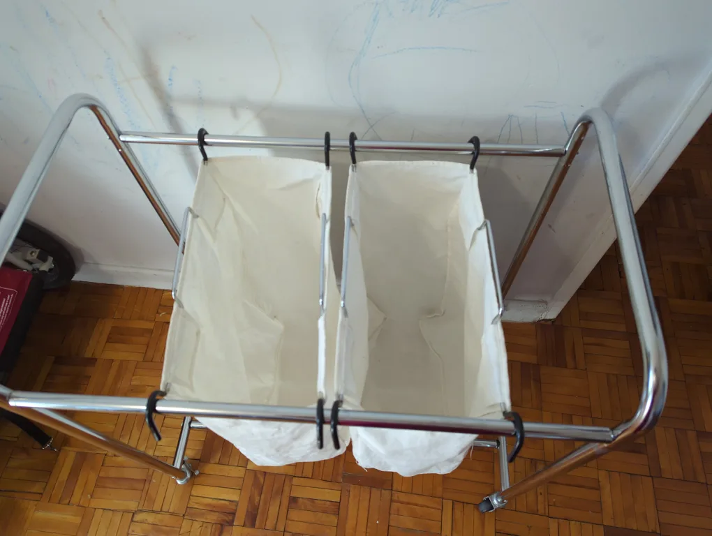 Laundry Sorter with Two Bags image indicator(2)