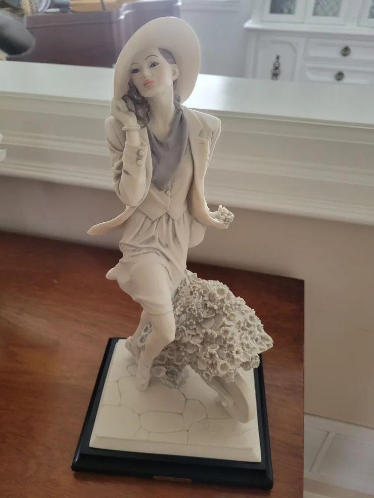 Vittorio Tessaro Figurine image indicator(4)