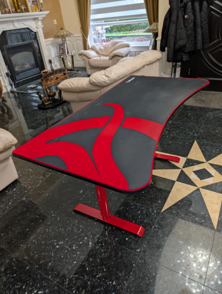 Arozzi Arena Ultrawide Curved Gaming Desk