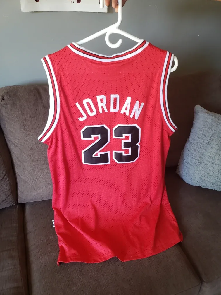 Mitchell & Ness Michael Jordan Bulls Jersey - XL image indicator(2)