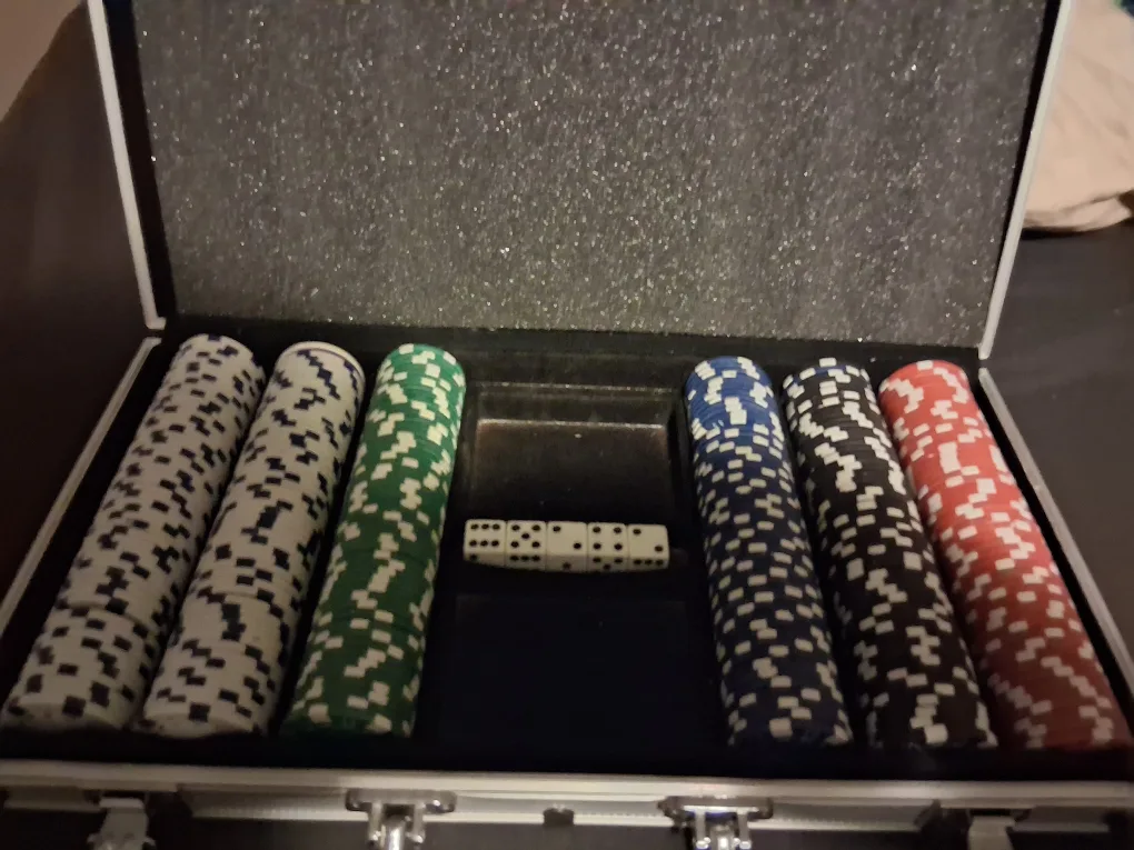 Poker Chip Set with Case & Dice thumbnail