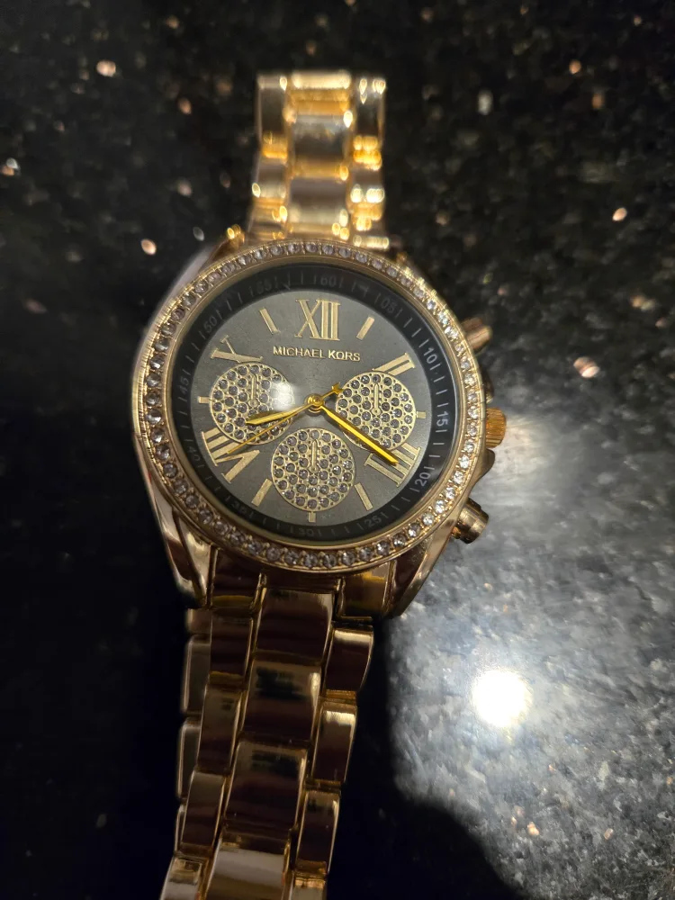 Women's Watch image indicator(2)