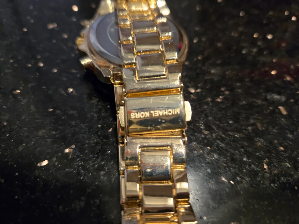 Women's Watch image indicator(4)