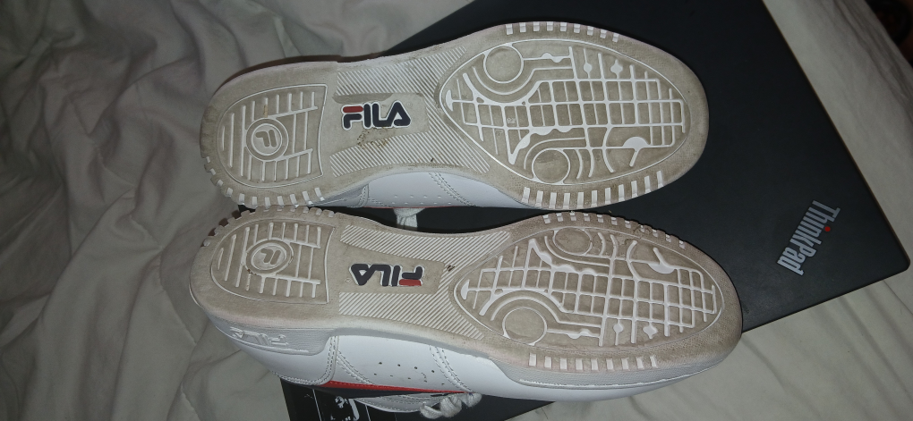 Woman's Fila White Athletic Sneakers US 8 - photo 5