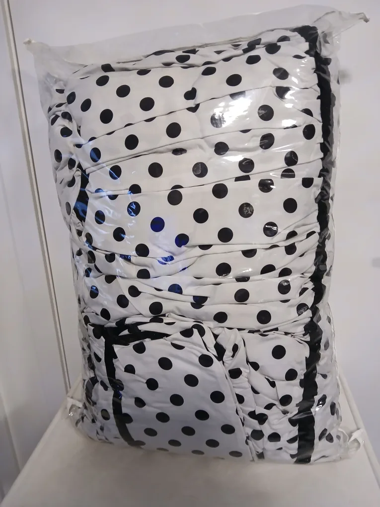 Polka Dot Queen Duvet Set. It's available. Non-negotiable. image indicator(2)