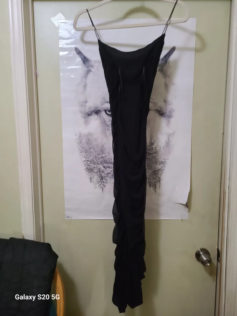 Black Dress thumbnail