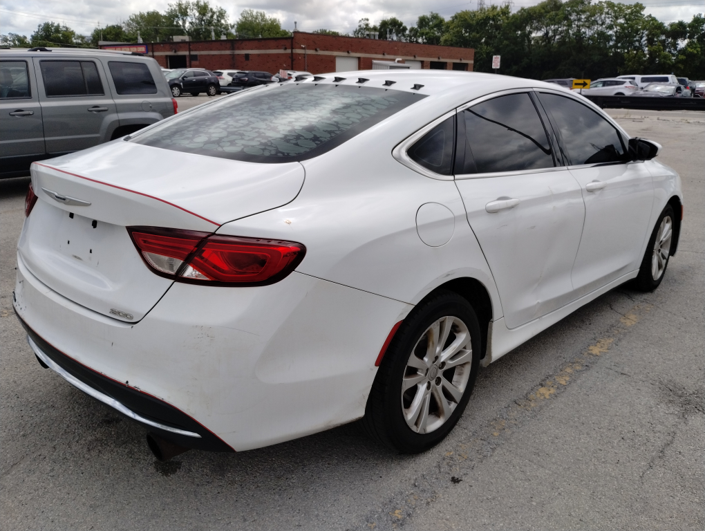 2015 Chrysler 200 - photo 4