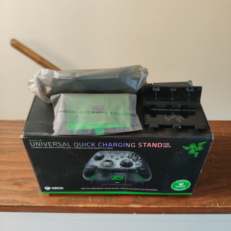 Xbox 20th Anniversary Controller + Razer Charging Stand - photo 5
