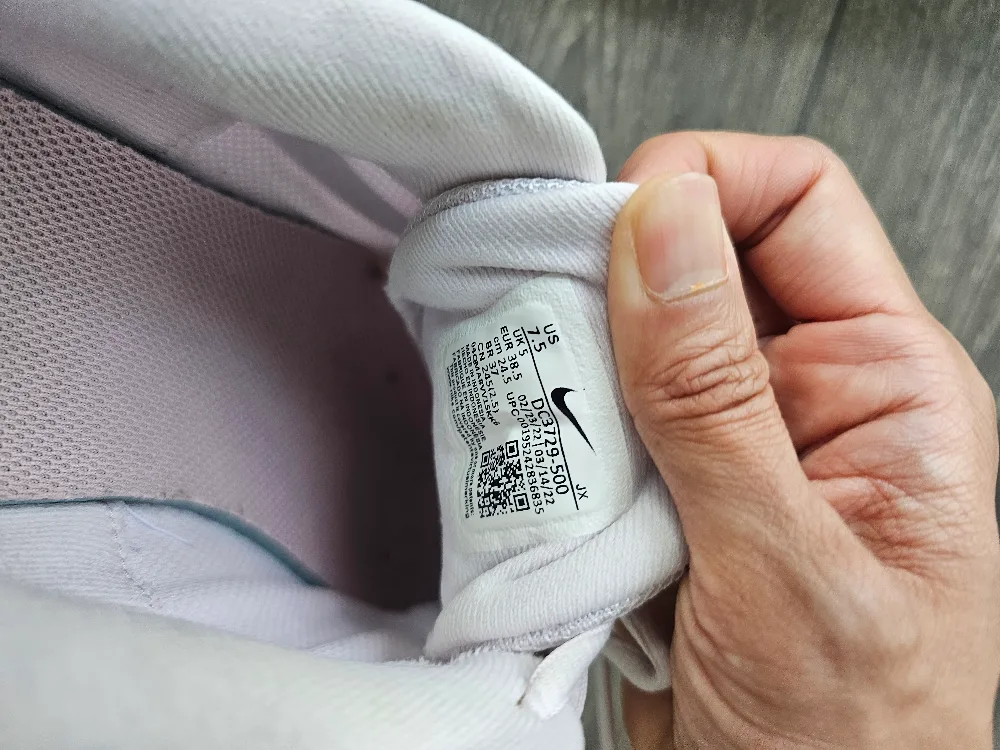 Nike Revolution 6 Running Shoes - US 7.5 image indicator(2)