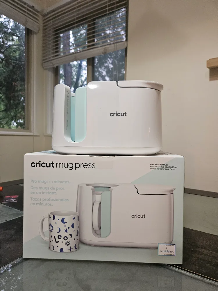 Cricut Mug Press - Like New! image indicator(2)