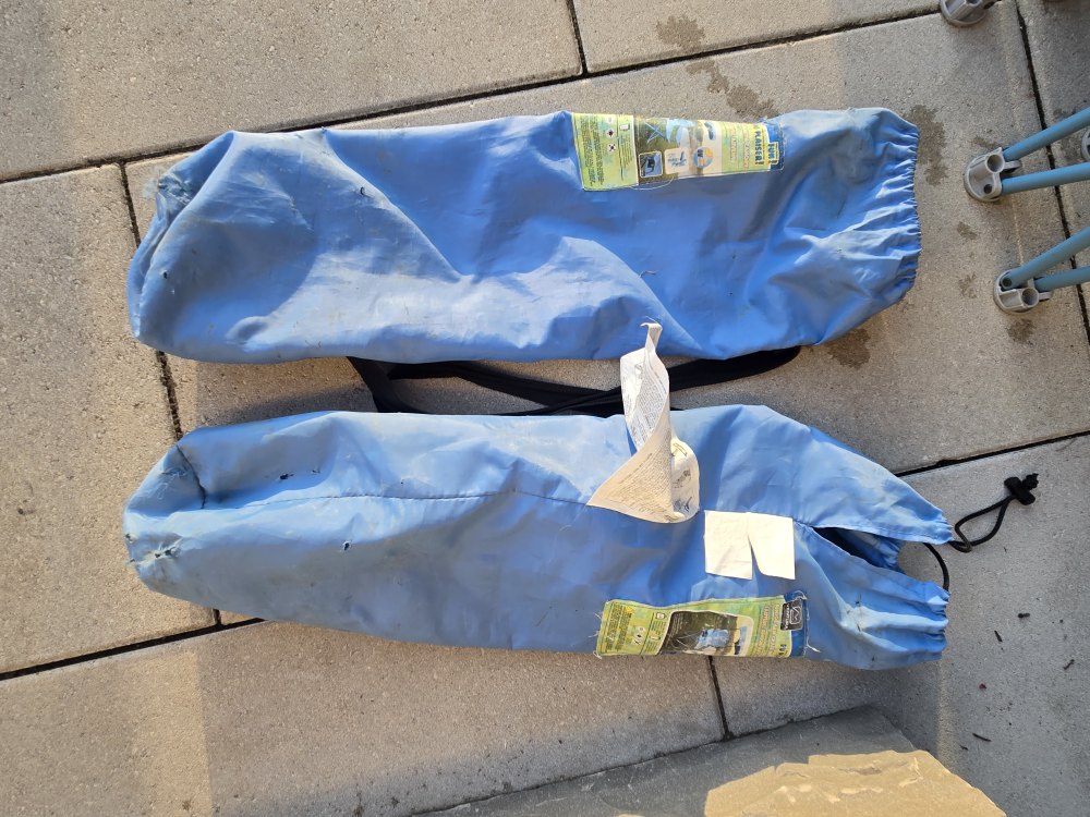 2 Blue Camping Chairs with Canopy - photo 3