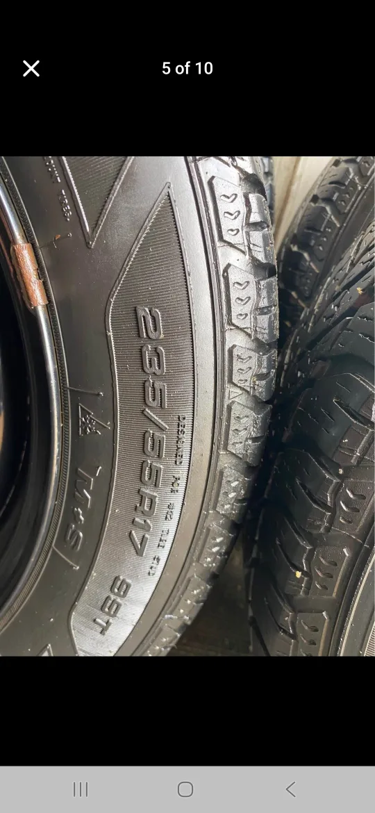 Goodyear Winter Tires 235/55R17 image indicator(5)