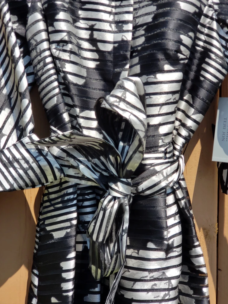 Women's size 6 dress - photo 3
