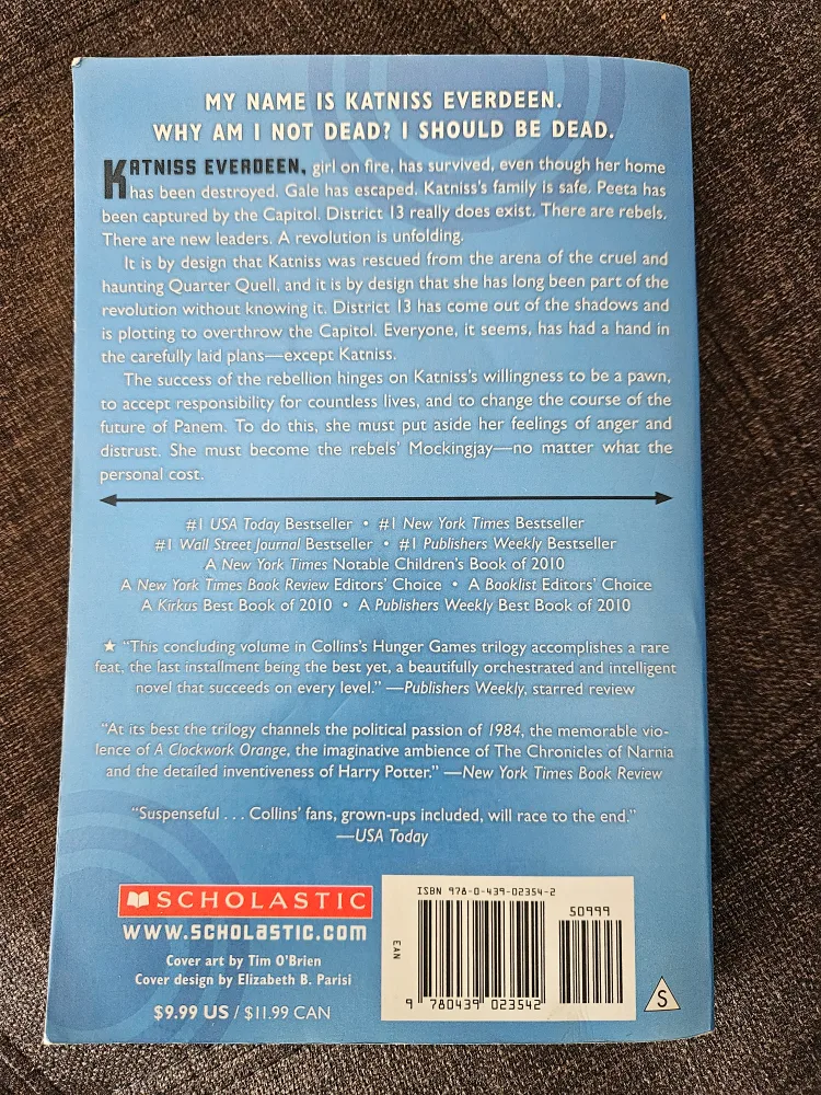 Hunger Games & Mockingjay - Suzanne Collins Softcover Books image indicator(3)