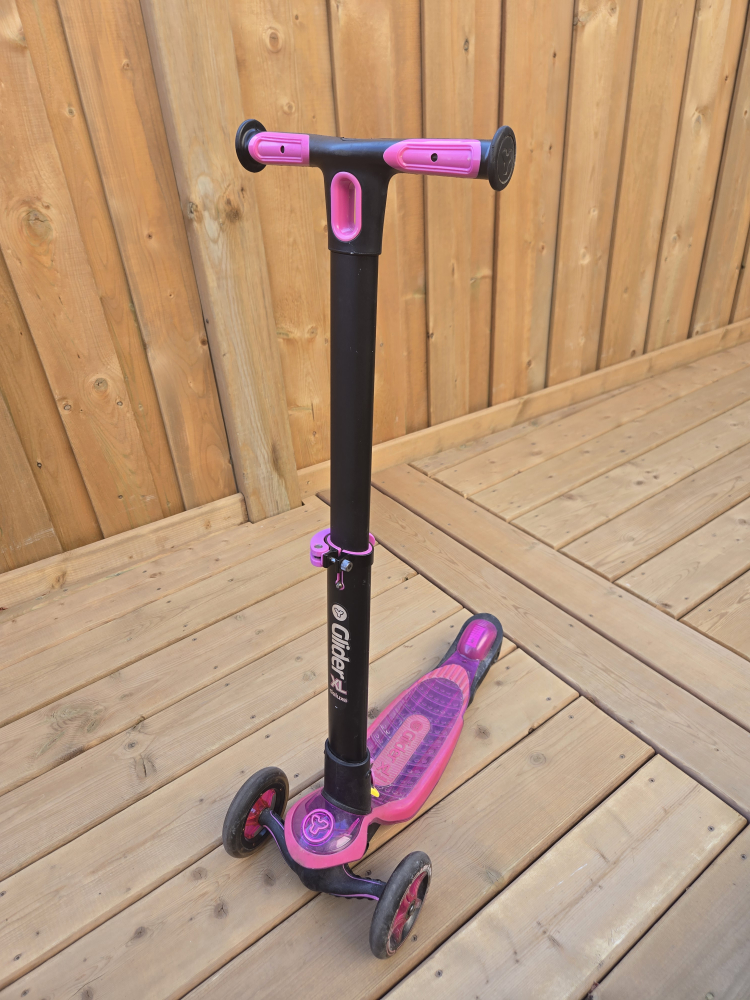 Globber Scooter - Pink & Black