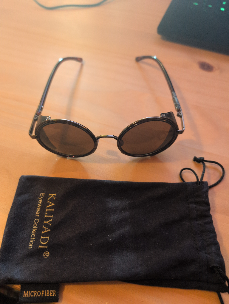 Kaliyadi Eyewear Sunglasses with Case