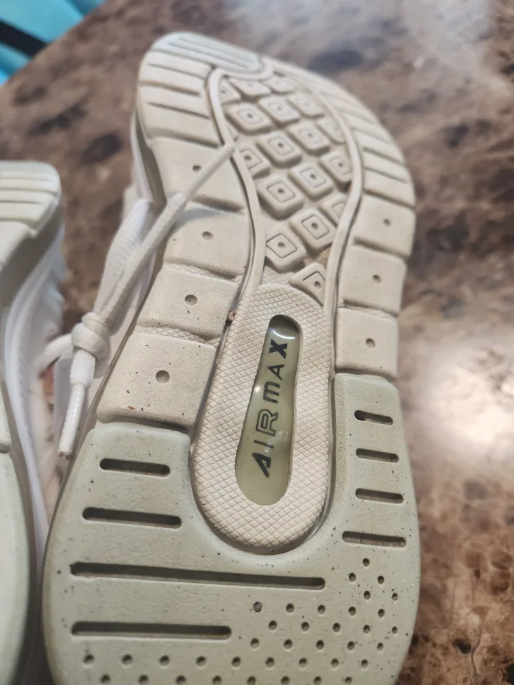 Nike Air Max Youth Size 5Y image indicator(4)