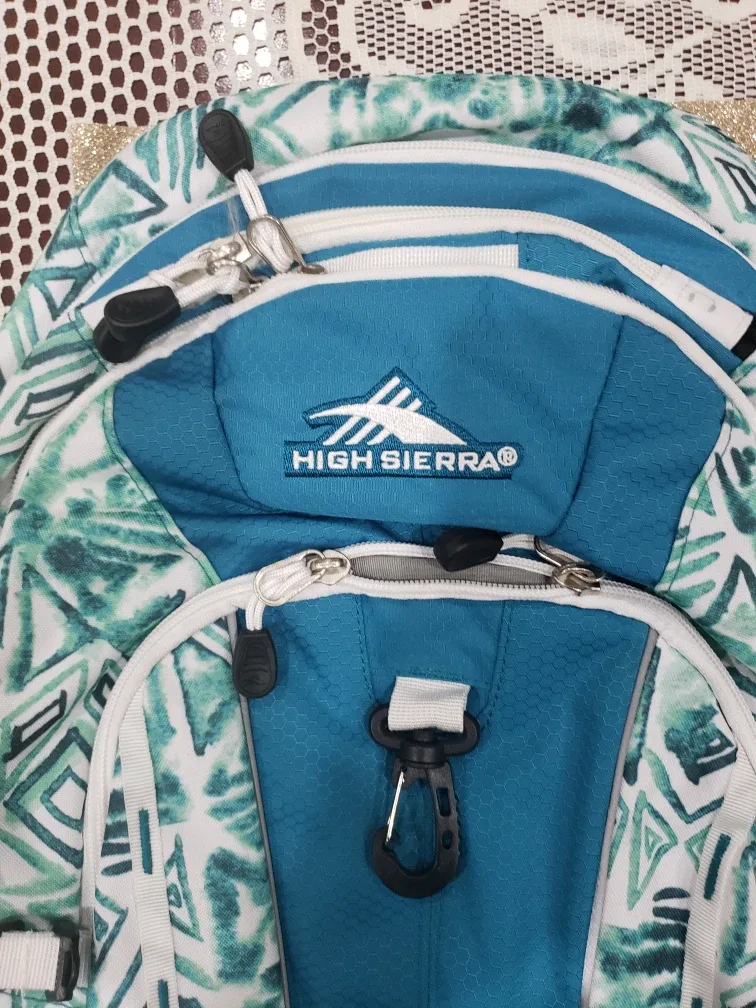 New High Sierra Ripprap Lifestyle Backpack and free gift image indicator(2)