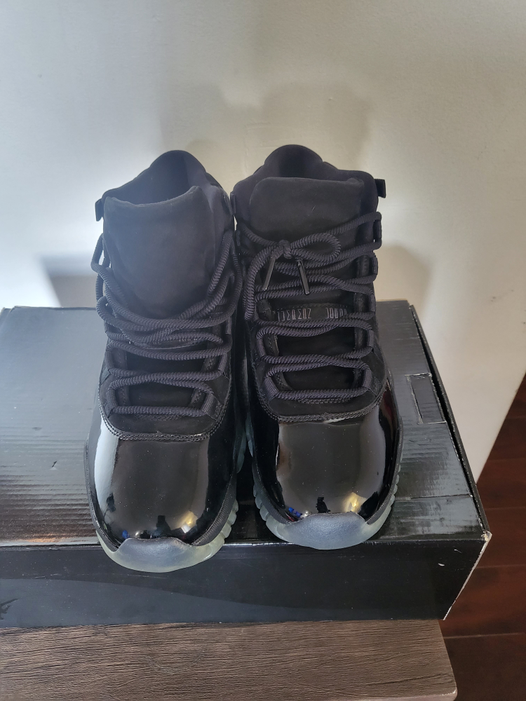 Air Jordan 11 Retro Black - Size 10