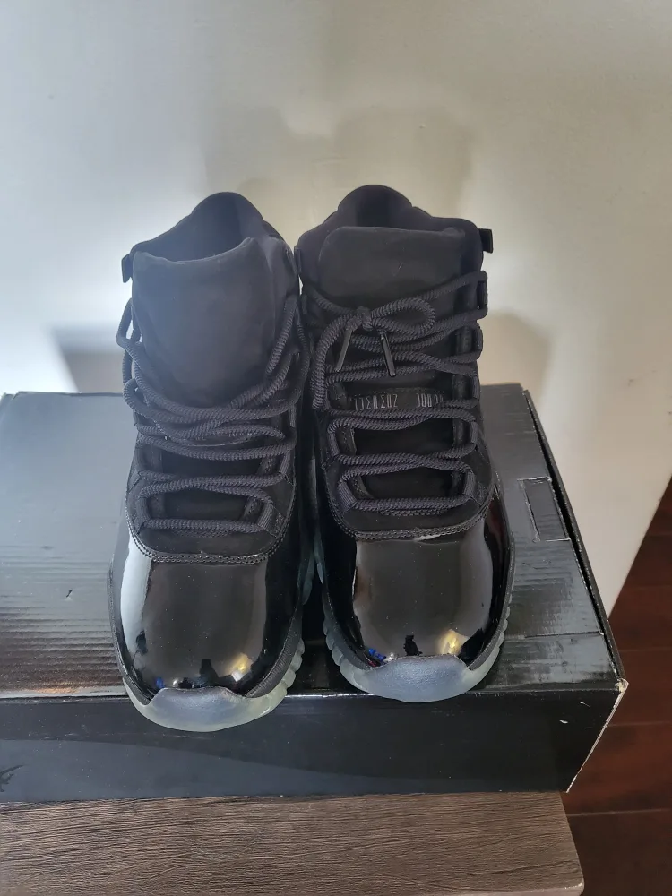 Air Jordan 11 Retro Black - Size 10 thumbnail