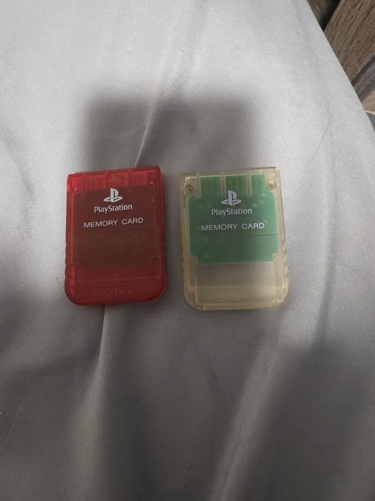 Sony PlayStation 1 with 1 controller image indicator(2)