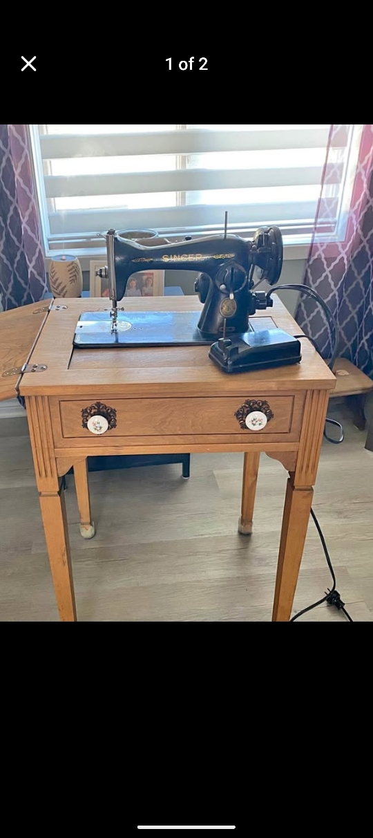 Vintage Singer 99k Sewing Machine