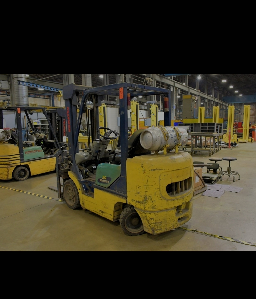 2003 Komatsu Forklift 6280lbs capacity  Side shifte - photo 3