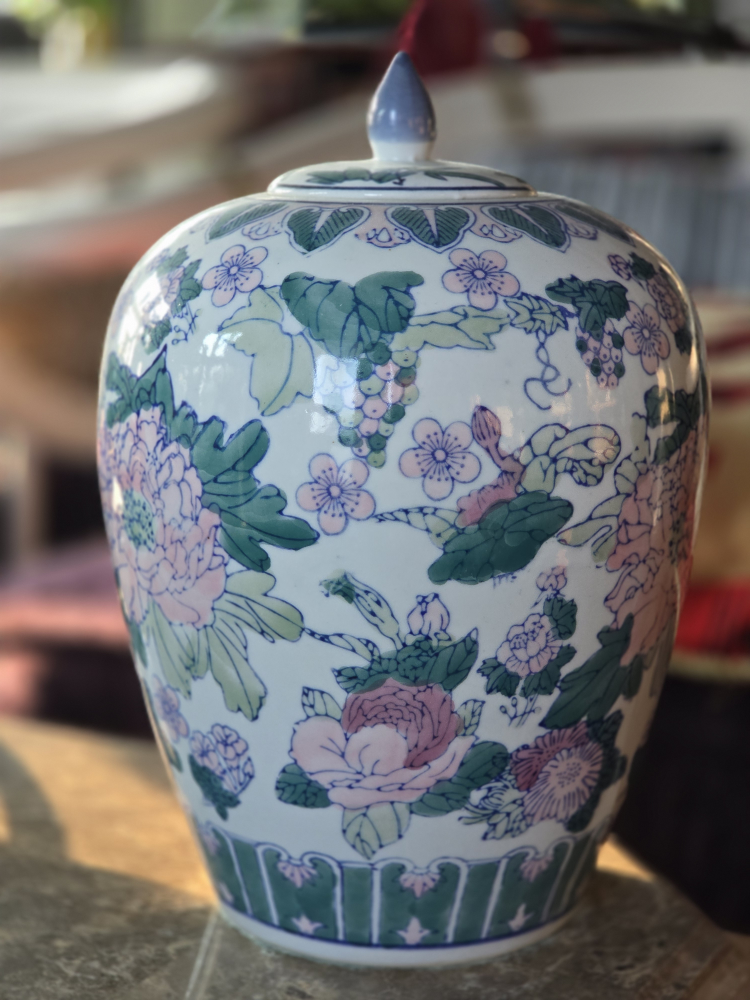 Vintage Floral chinese ginger jar