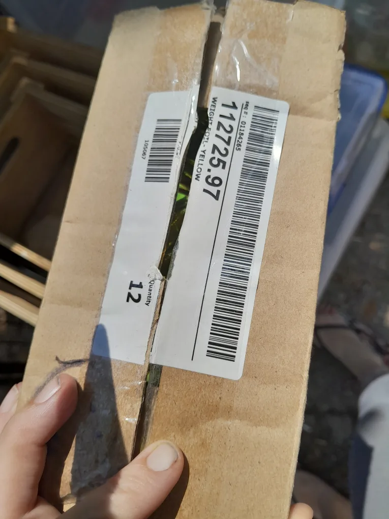 Yellow Confetti Balloon weights image indicator(2)