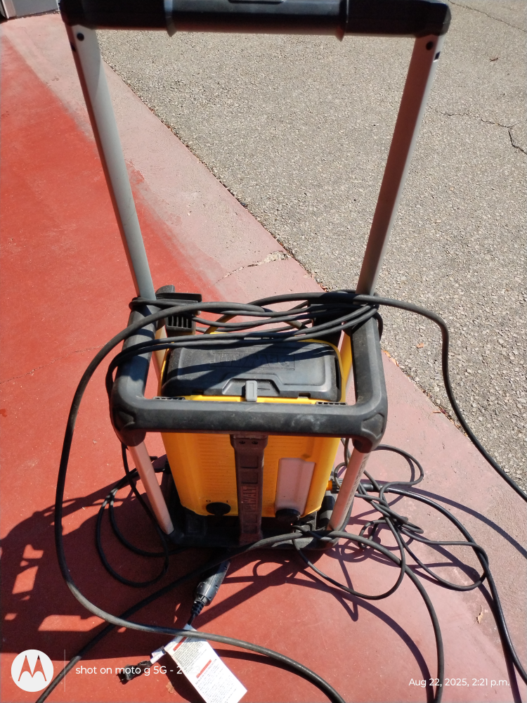 DeWalt 2100PSI 1.2GPM Electric Pressure Washer - photo 4