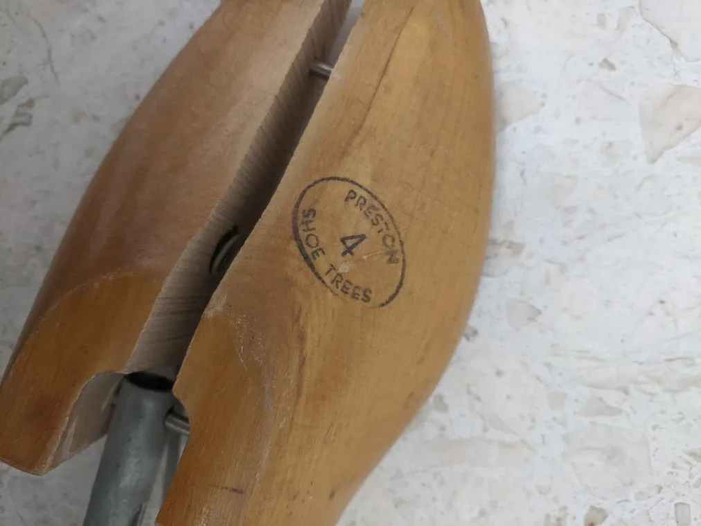 Preston Shoe Trees Size 4 image indicator(3)