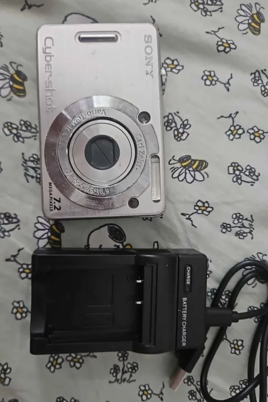 Sony CyberShot DSC-W55 7.2MP Digital Camera thumbnail