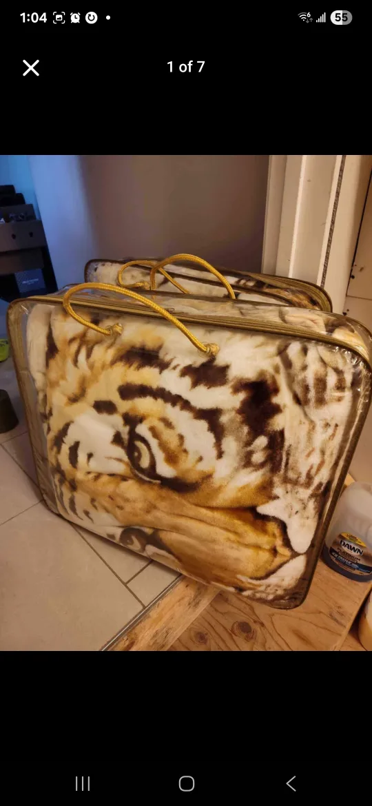 Queen Size Tiger Print Blanket thumbnail