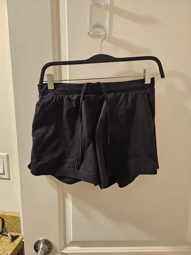 🧡Uniqlo Active Dry Stretch Shorts - Size S thumbnail