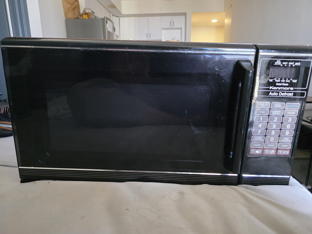 Kenmore Solid State Auto Defrost Microwave
