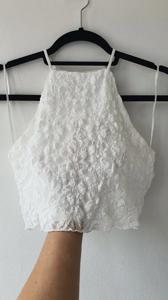 White Crop Tops image indicator(2)