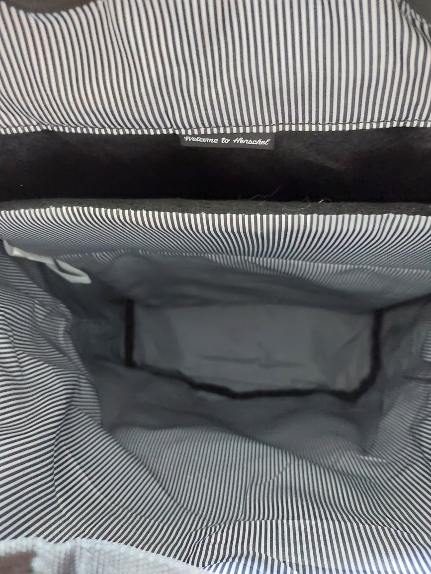 Like new Herschel 'Retreat' backpack - photo 5